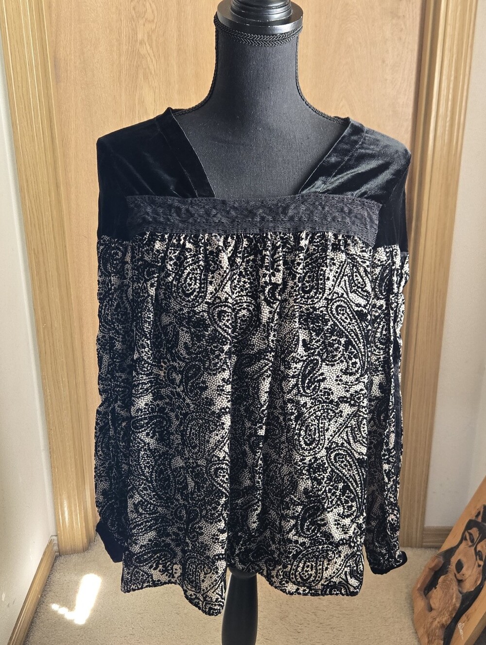 Sundance Silk Blend Black and Grey Velvet Paisley Burnout Blouse - Picture 1 of 11